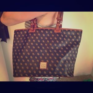 Chestnut Brown Dooney & Bourke Leisure Shopper